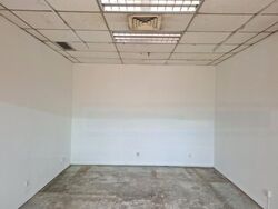 Lucky Plaza (D9), Shop House #607902421